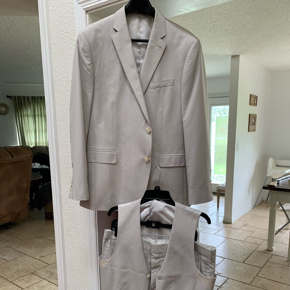 Men’s suit